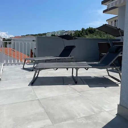 Roko Apartment *